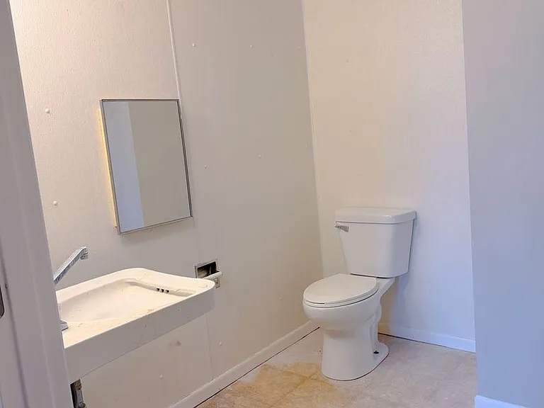 Mason School Apartments — Photo 18