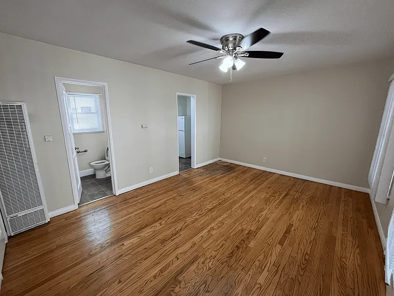621 Midvale Avenue — Photo 4