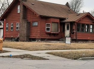 403 N 25th St, Grand Forks, ND 58203