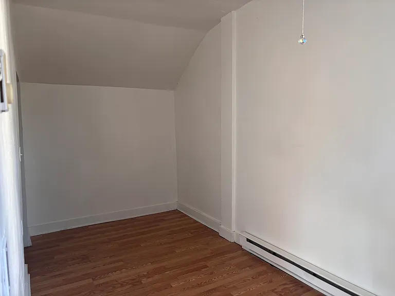 18 Esther St #3 — Photo 9