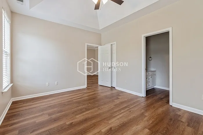 1135 Avalon Dr — Photo 10