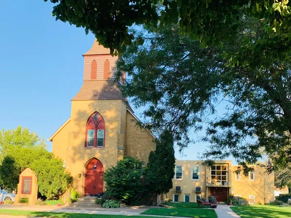 1404 Main St APT F, Cedar Falls, IA 50613