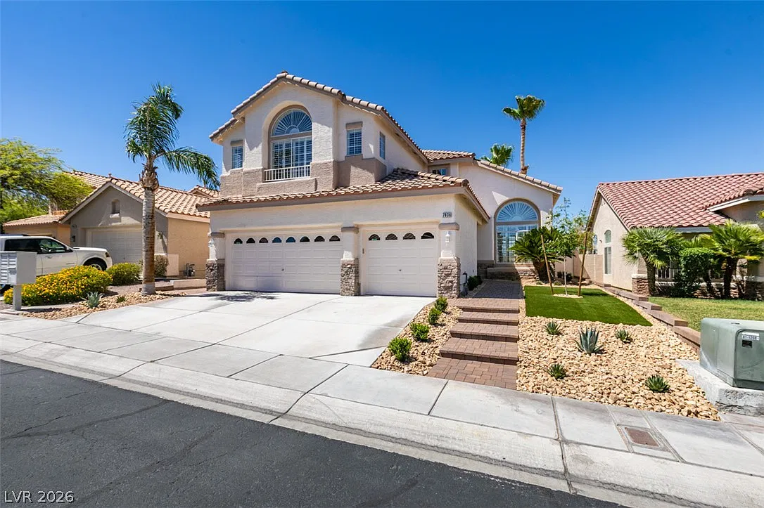 4 bed, 3.0 bath, 2294 sqft, $3,700 — Photo 3