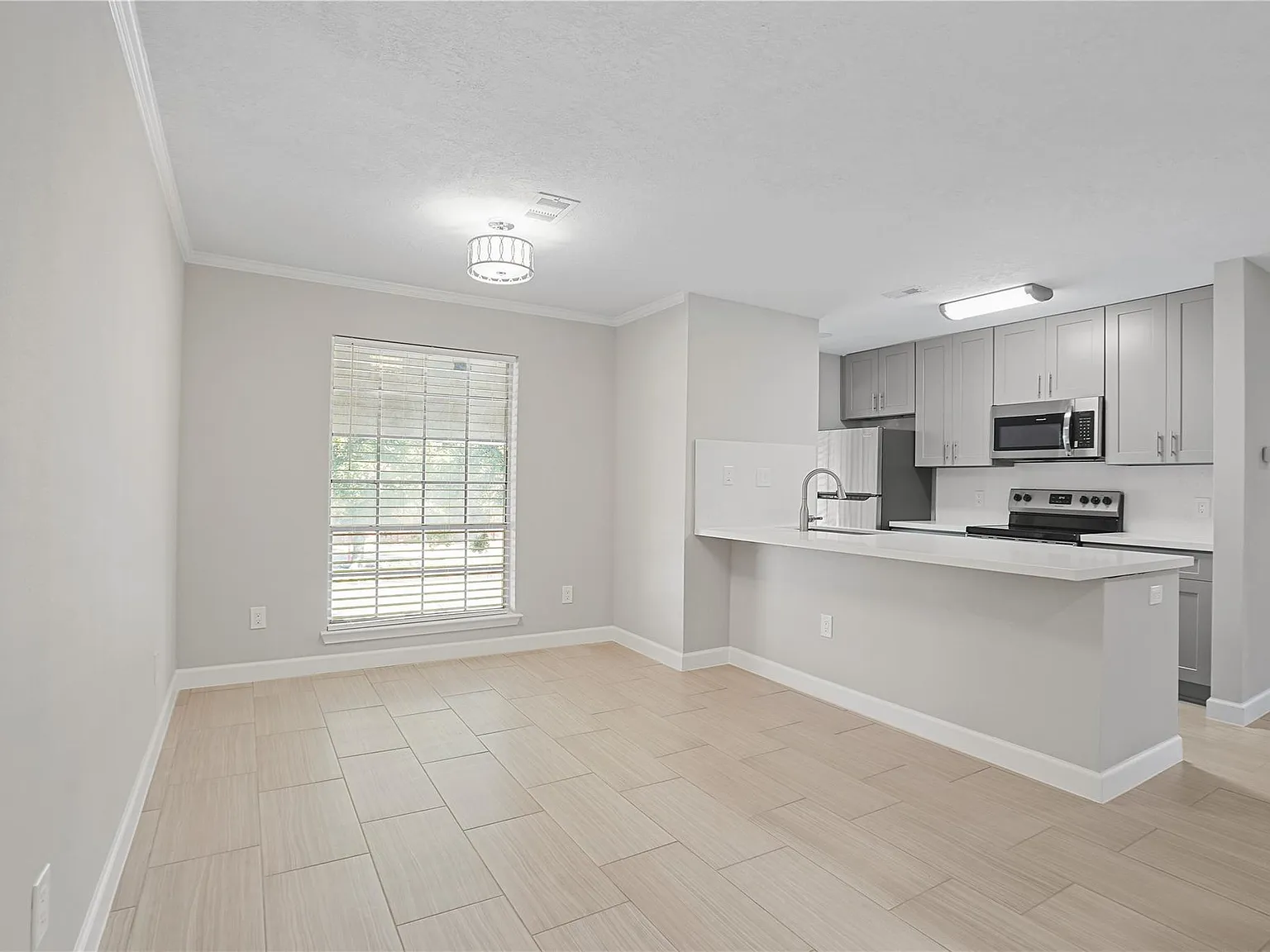 2 bed, 2.0 bath, 1116 sqft, $1,700 — Photo 4