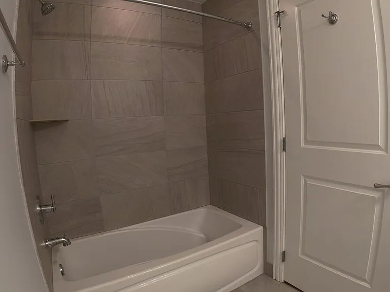 1620 W Warren Blvd #2 — Photo 5