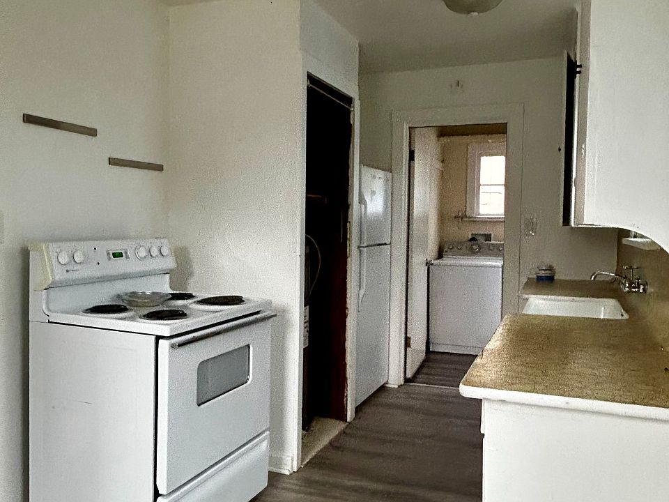 1st image of 404 NW 7th Ave APT C
