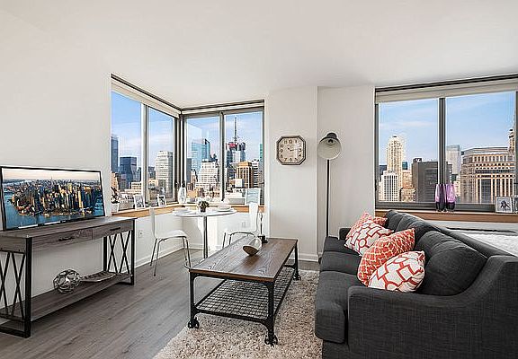 3rd image of 35 W 33rd St APT 15A