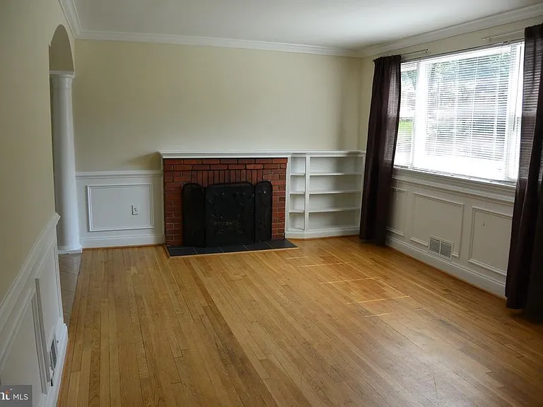 3720 Terrace Dr — Photo 2