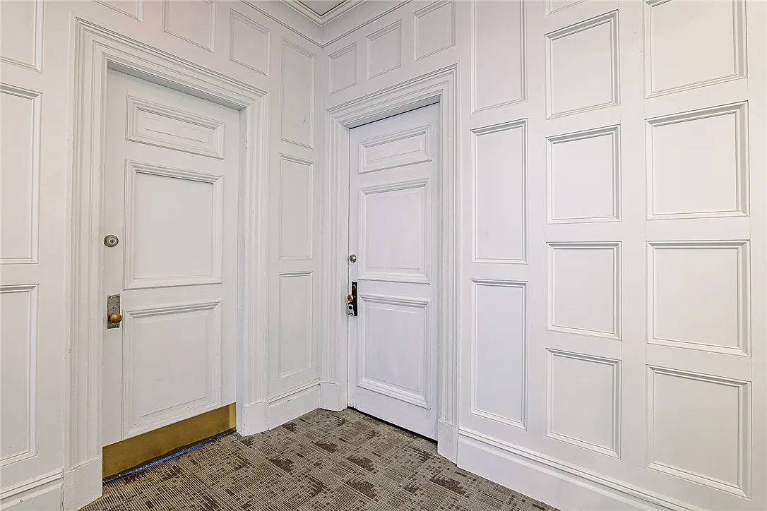 421 University Ave — Photo 4