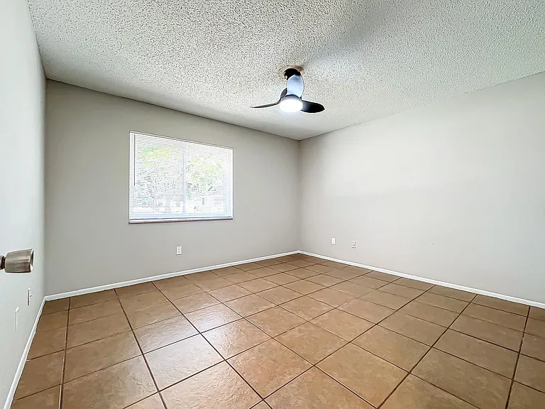 13868 Lena St — Photo 9