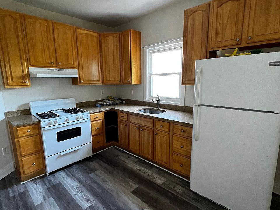 1st image of 292 Prescott St Floor 2