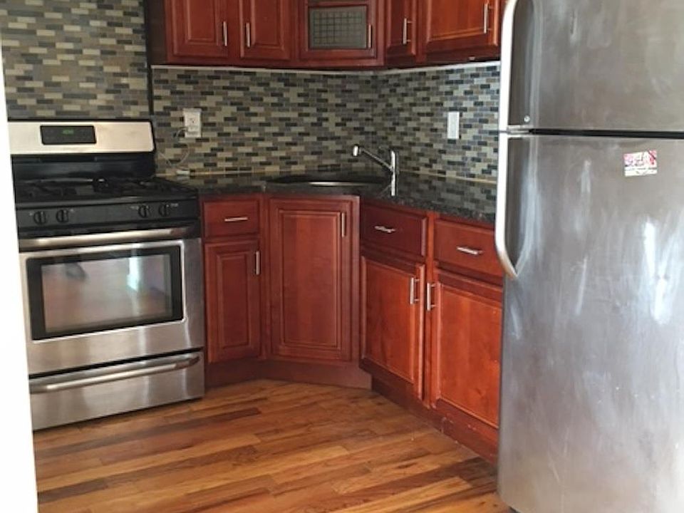 2nd image of 851 Greene Ave #3