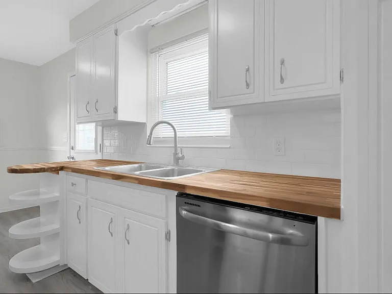 803 E Deshler Ave — Photo 9