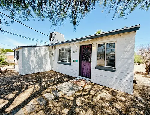 1 Bedroom Cottage Style Homes! Photo 1