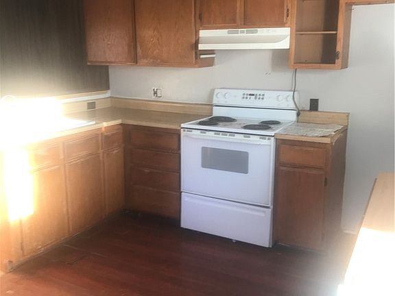 4th image of 853 Holt Ave