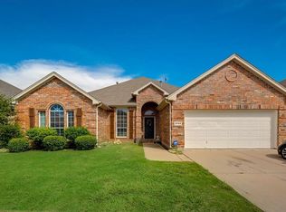 8749 Shavano Dr, Fort Worth, TX 76123