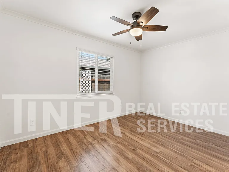 6000 Coyle Ave — Photo 12