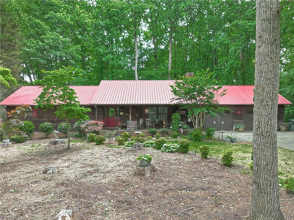 1st image of 859 Lakeview Dr