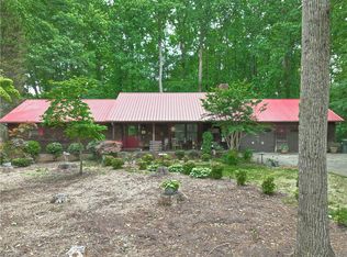859 Lakeview Dr, Thomasville, NC 27360