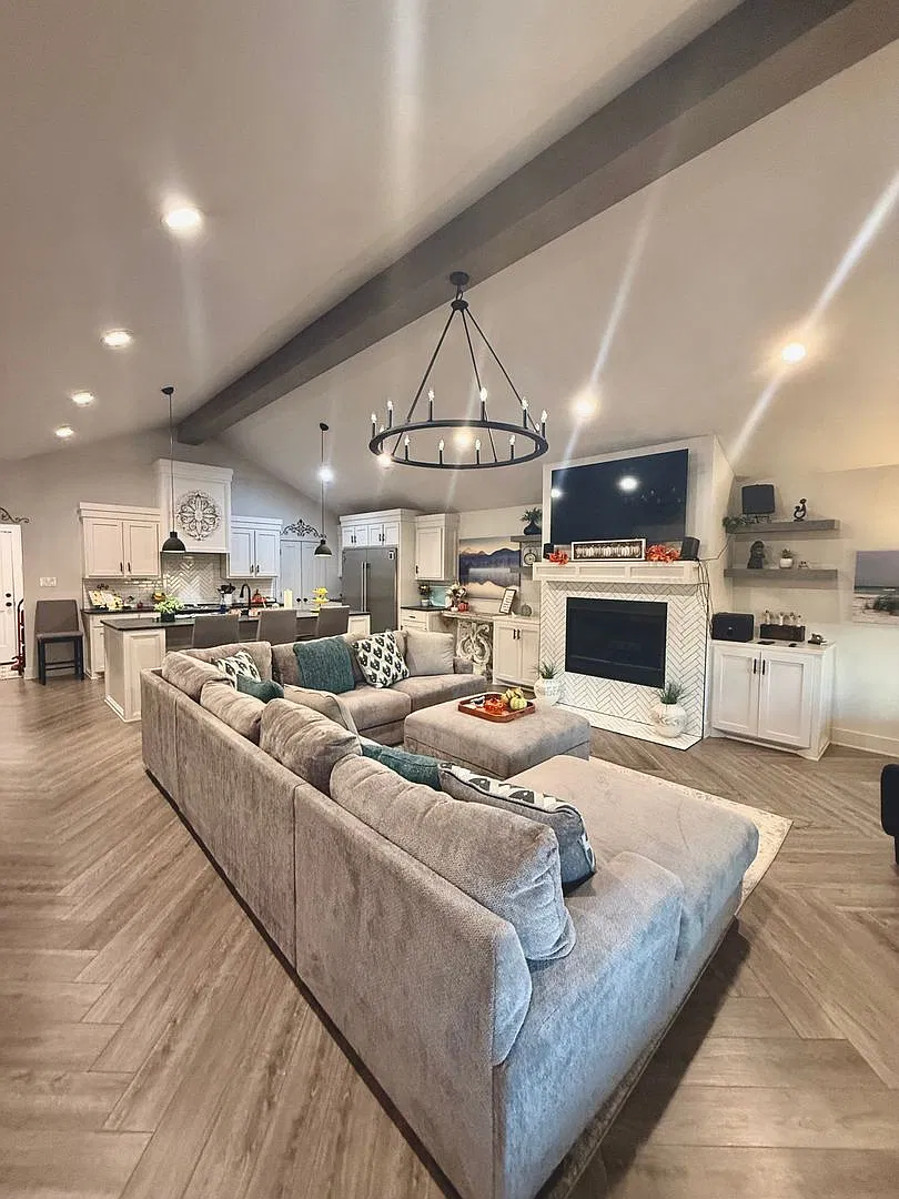 4626 Ebbets Dr — Photo 4