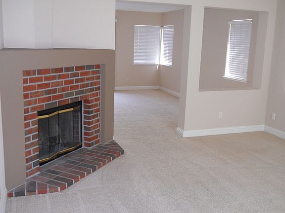 3rd image of 1875 Camellia Dr