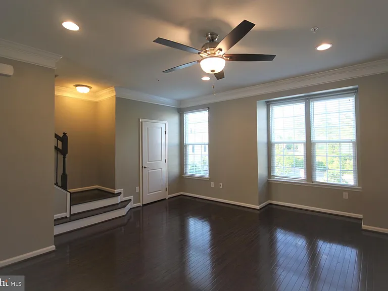 228 Compass Dr — Photo 11