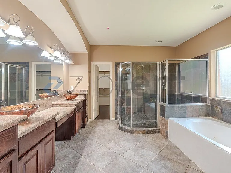 14911 Oxford Way — Photo 24