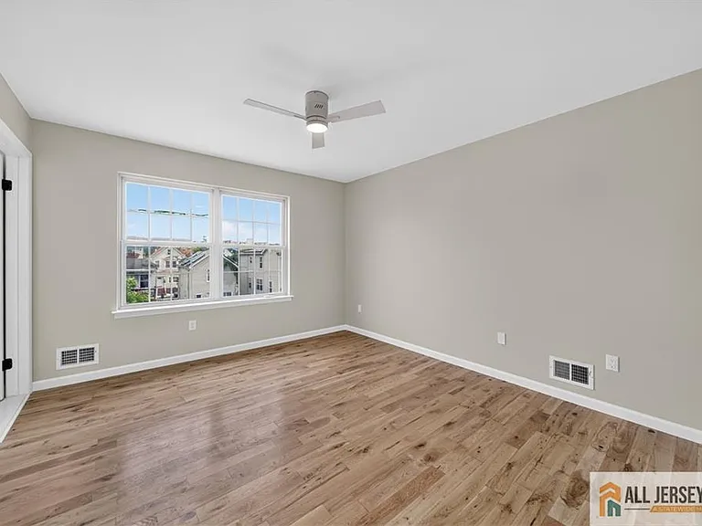 19 Harris St — Photo 15