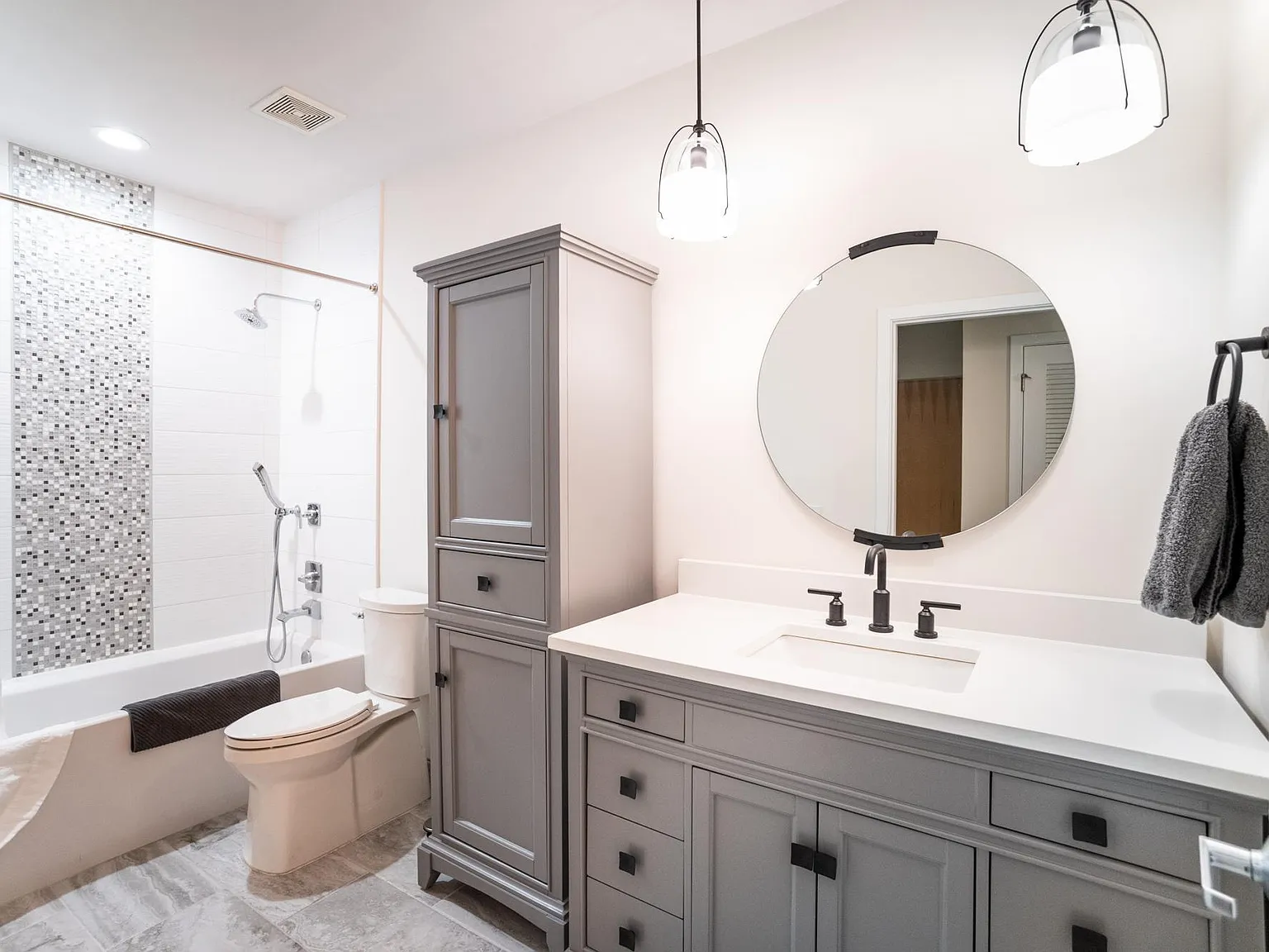 620 Glen Iris Dr NE — Photo 3