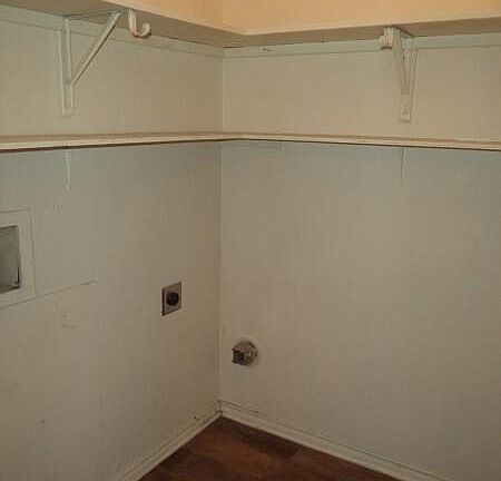 4th image of 107 Vista Way