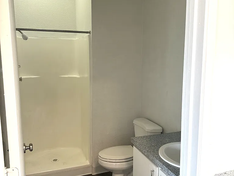 Elks Apartments — Photo 18