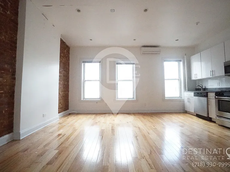 257 Kingston Ave #3R — Photo 7