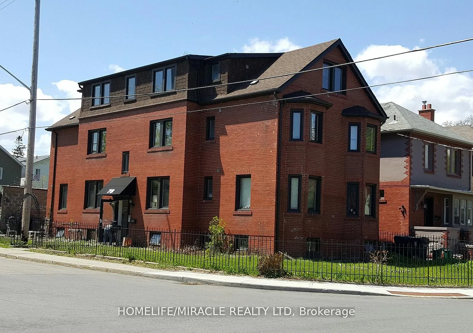 3 bed, $2,400 — Photo 1