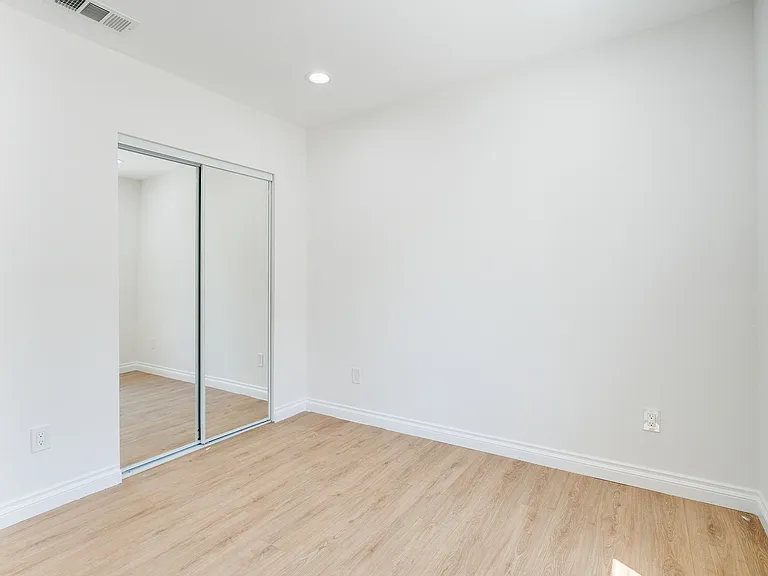 1170 E 45th St — Photo 14