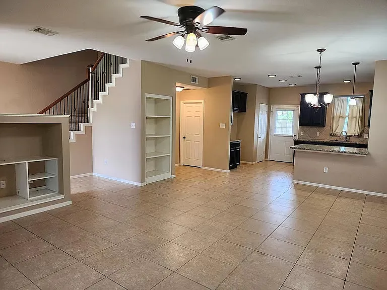 2318 Tracy Ln, Unit 2 — Photo 3