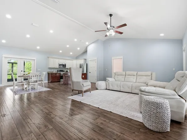 3094 Zach Ave, Crestview, FL 32536