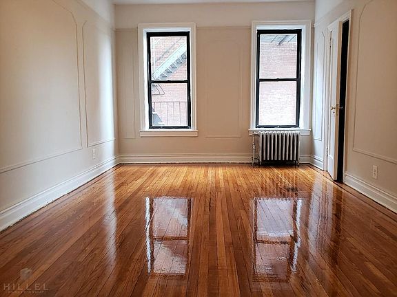 4th image of 4535 44th St APT 3G