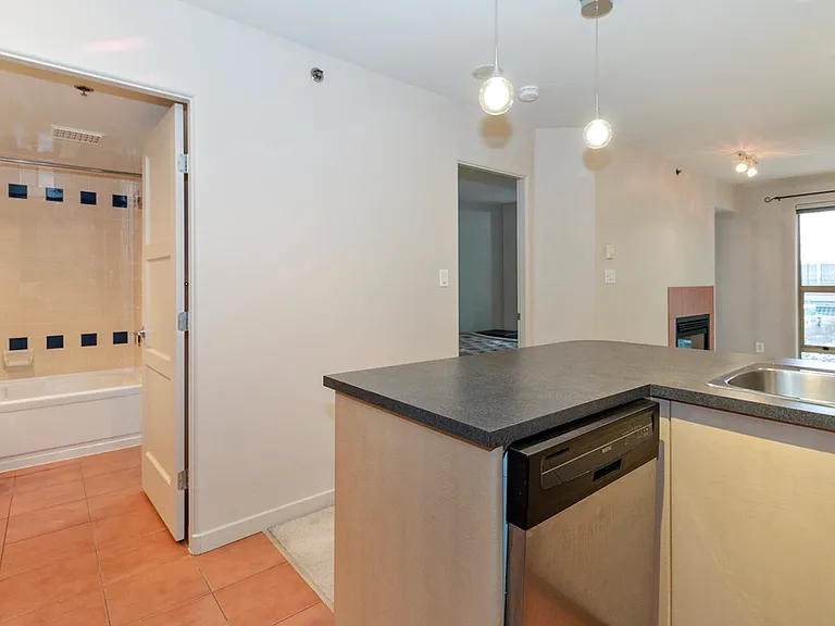 819 Hamilton St #403 — Photo 5