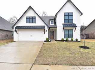 7003 S Dogwood Pl, Broken Arrow, OK 74011