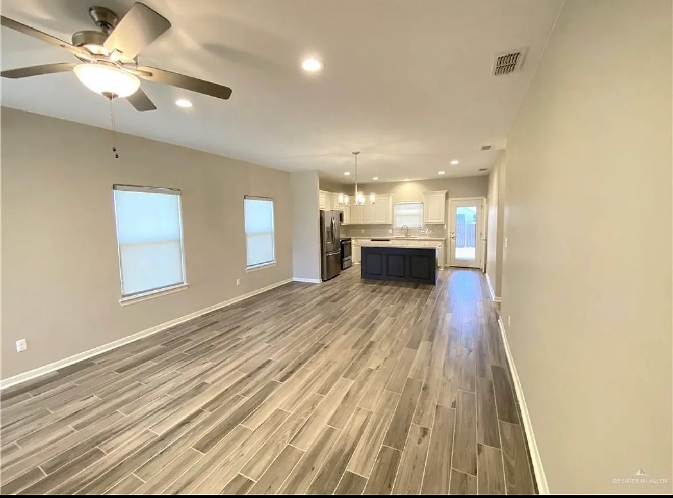 3 bed, 1398 sqft, $1,950 — Photo 2