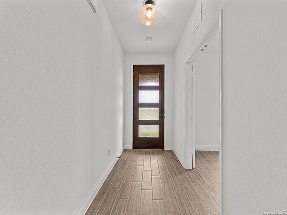 3rd image of 2183 Oak Run Parkway