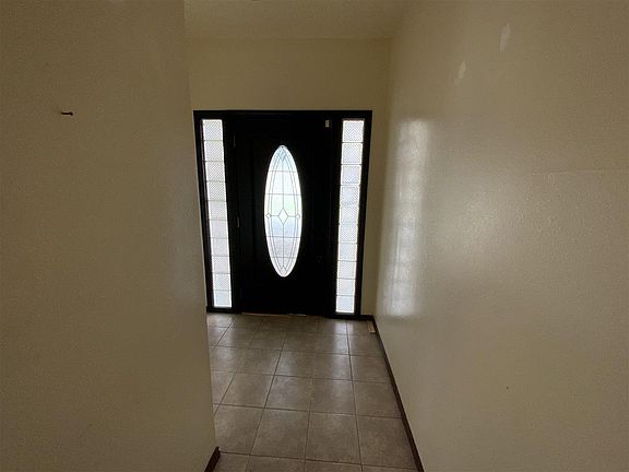 4th image of 1410 Rosewood Dr