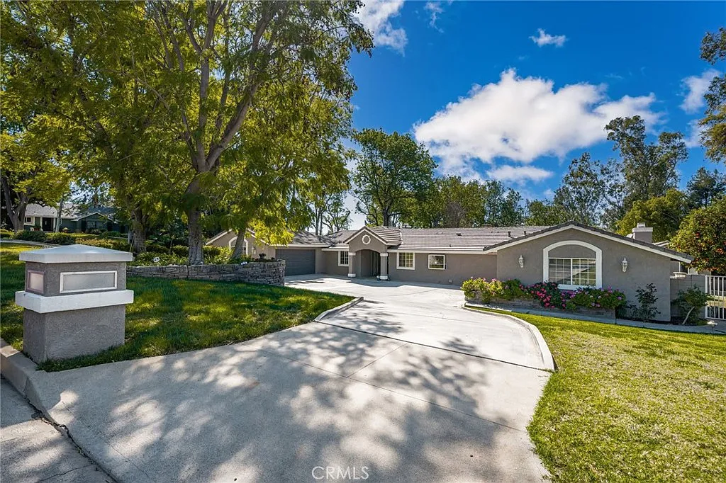 4 bed, 4000 sqft, $4,500 — Photo 1