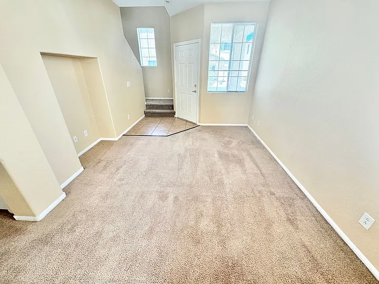 10424 Palm Village St — Photo 2