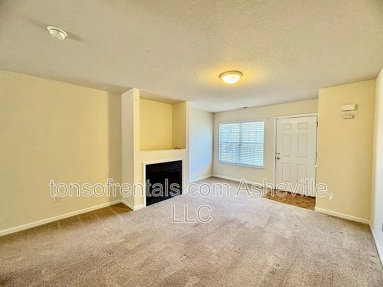 85 Farington Cir — Photo 3