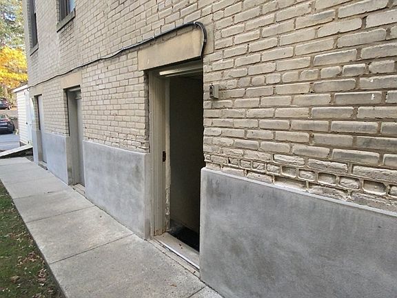 3rd image of 7 Lothian Rd #B