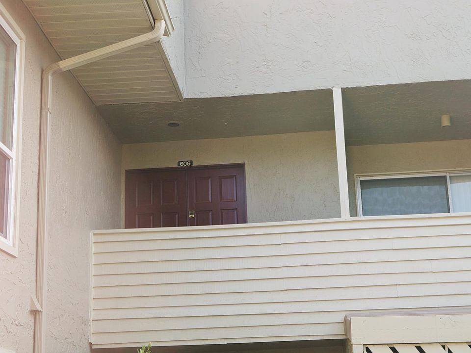 1st image of 606 Windrush Bay Dr