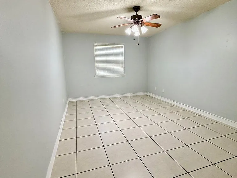 7609 Dolonita Dr — Photo 10