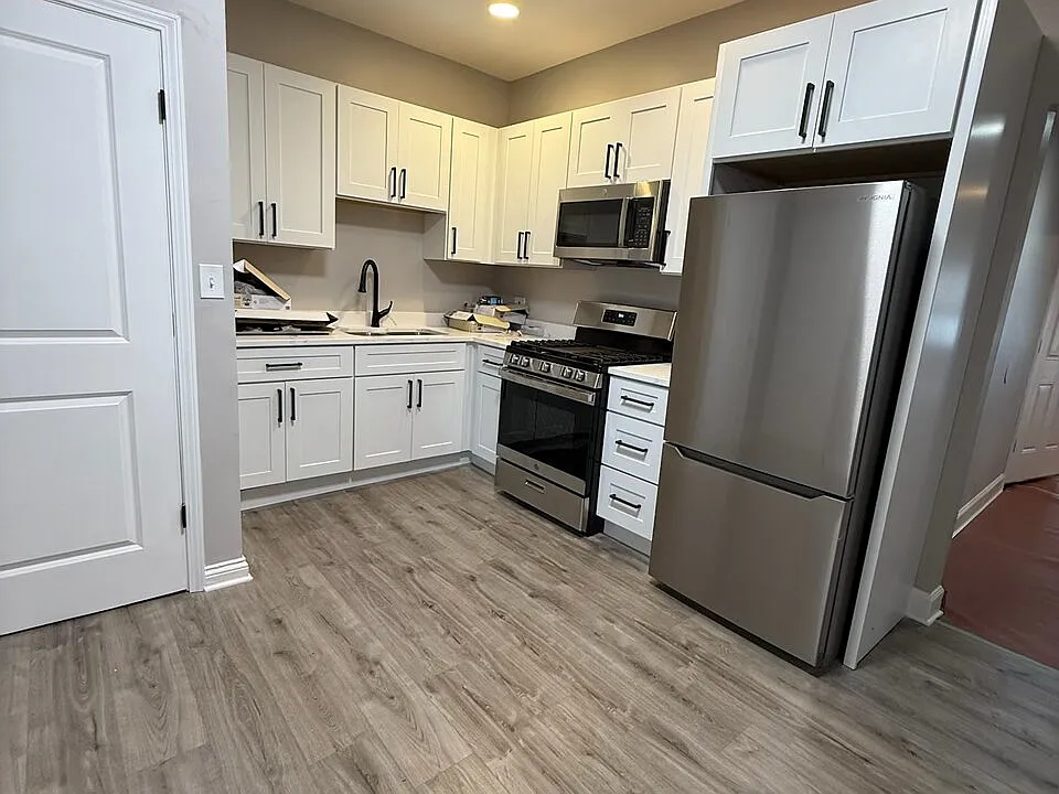 Kitchen NEW Cabinets and Appliances