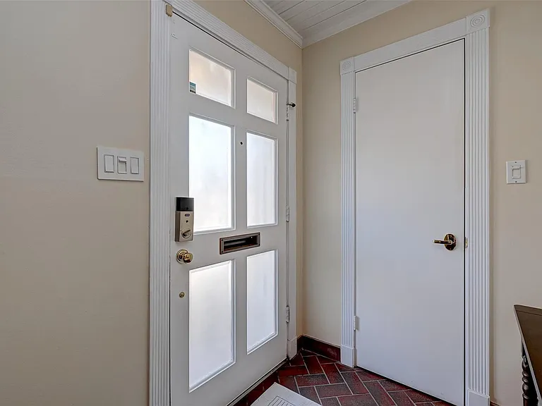 6329 Del Monte Dr #100 — Photo 4